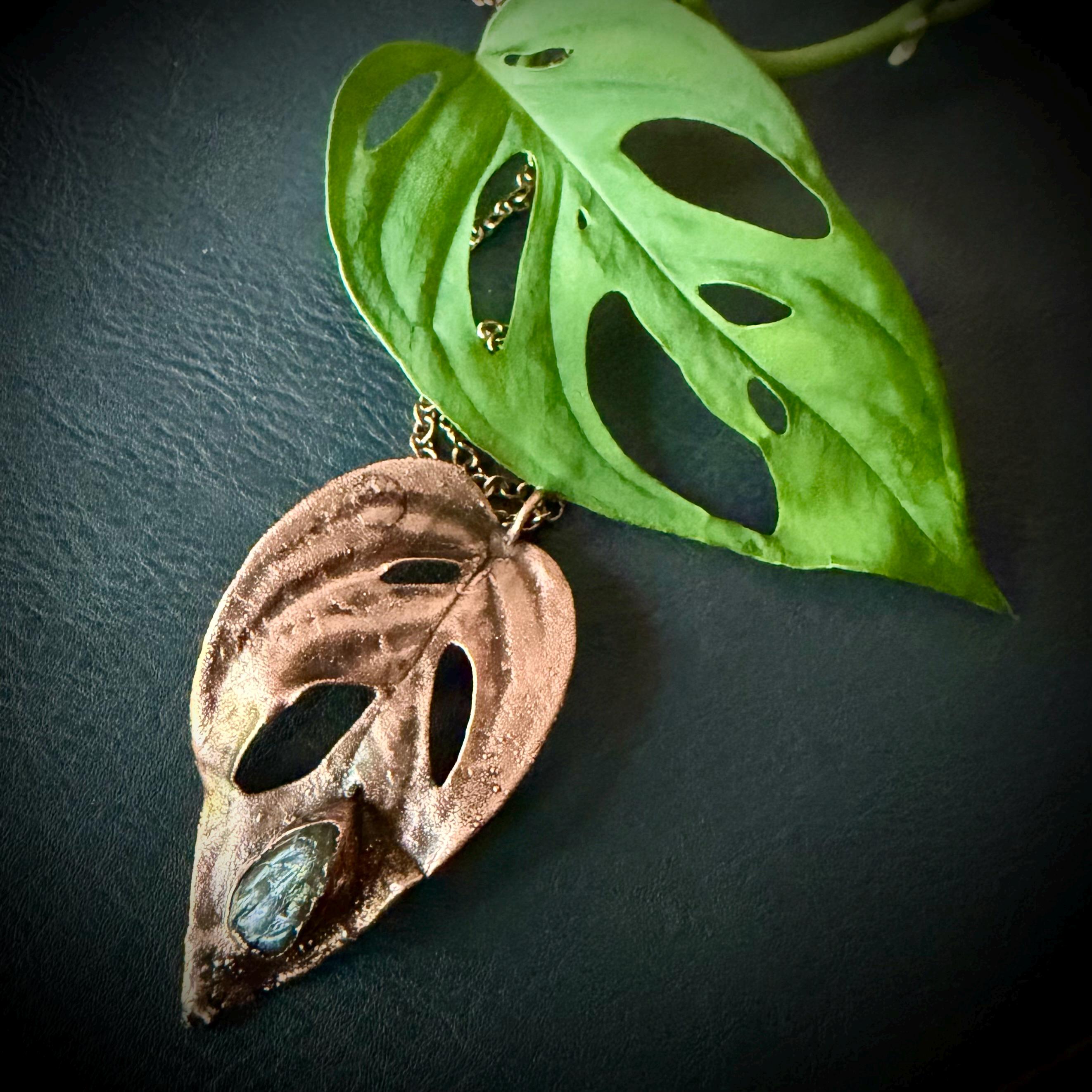 Electroformed Monstera Leaf Necklace with RAW Labradorite | Handmade Copper Jewelry | 18” Patina Chain __etsy:8034791757