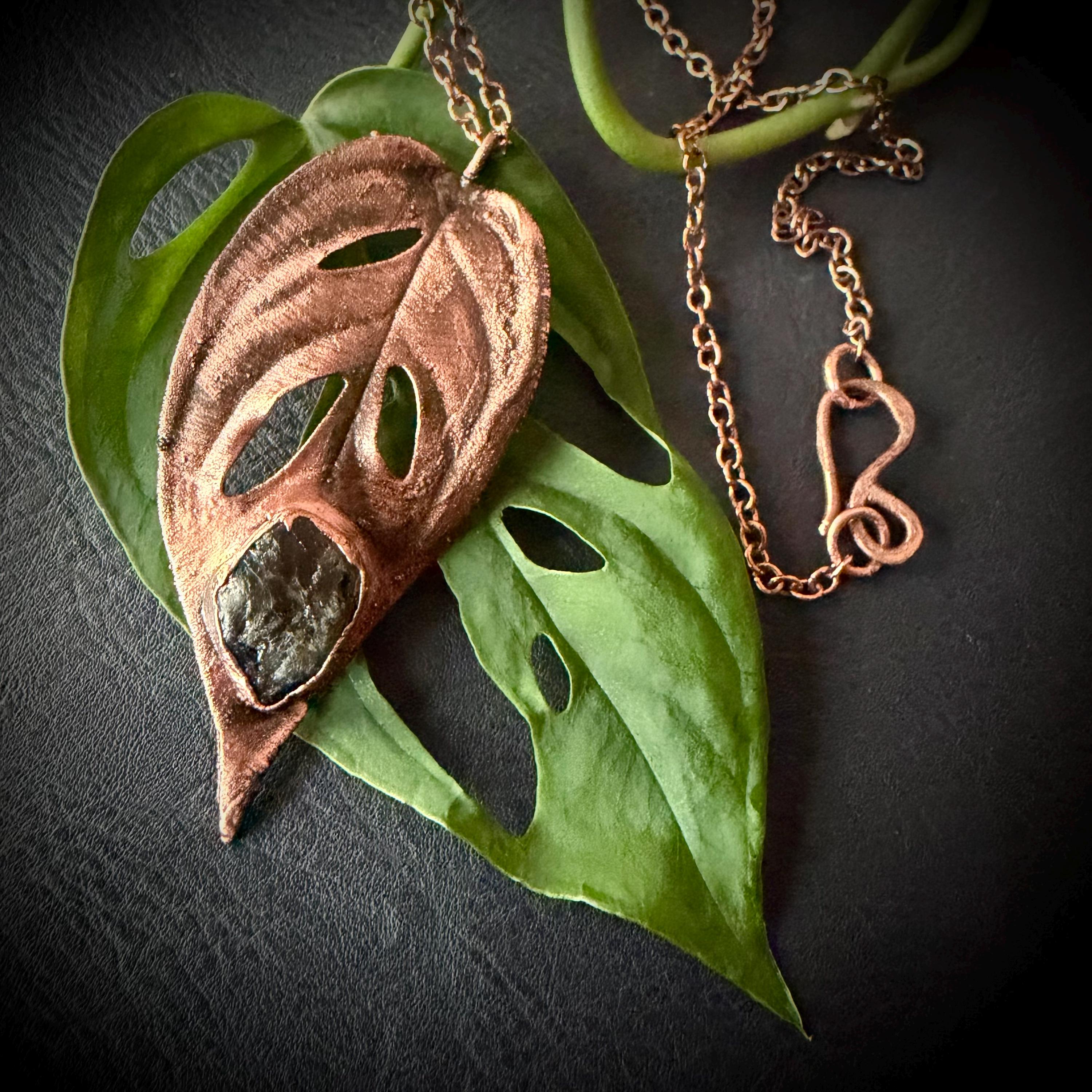 Electroformed Monstera Leaf Necklace with RAW Labradorite | Handmade Copper Jewelry | 18” Patina Chain __etsy:7986851390