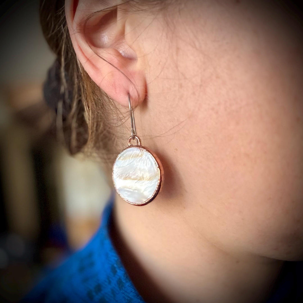 White Resin Shell Circle Dangle Earrings