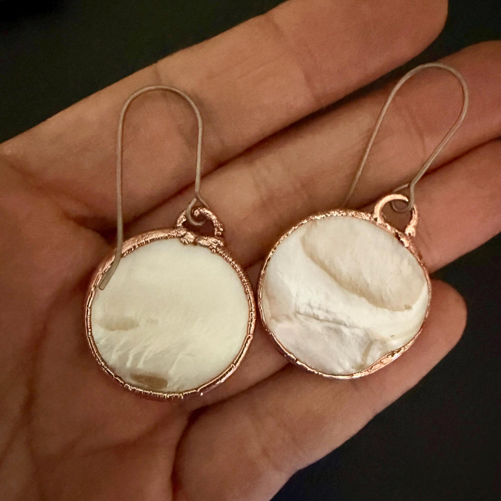 White Resin Shell Circle Dangle Earrings