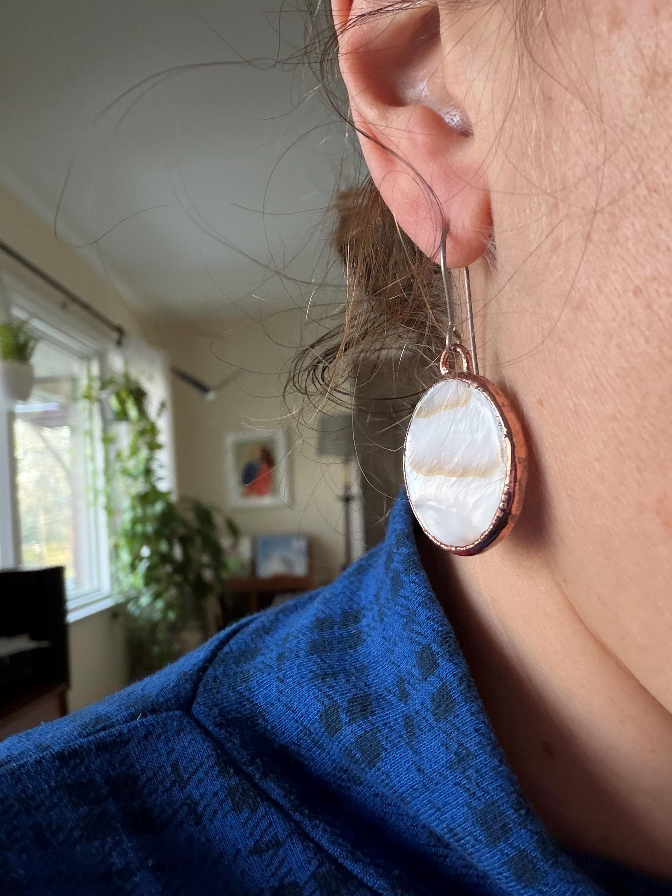 White Resin Shell Circle Dangle Earrings