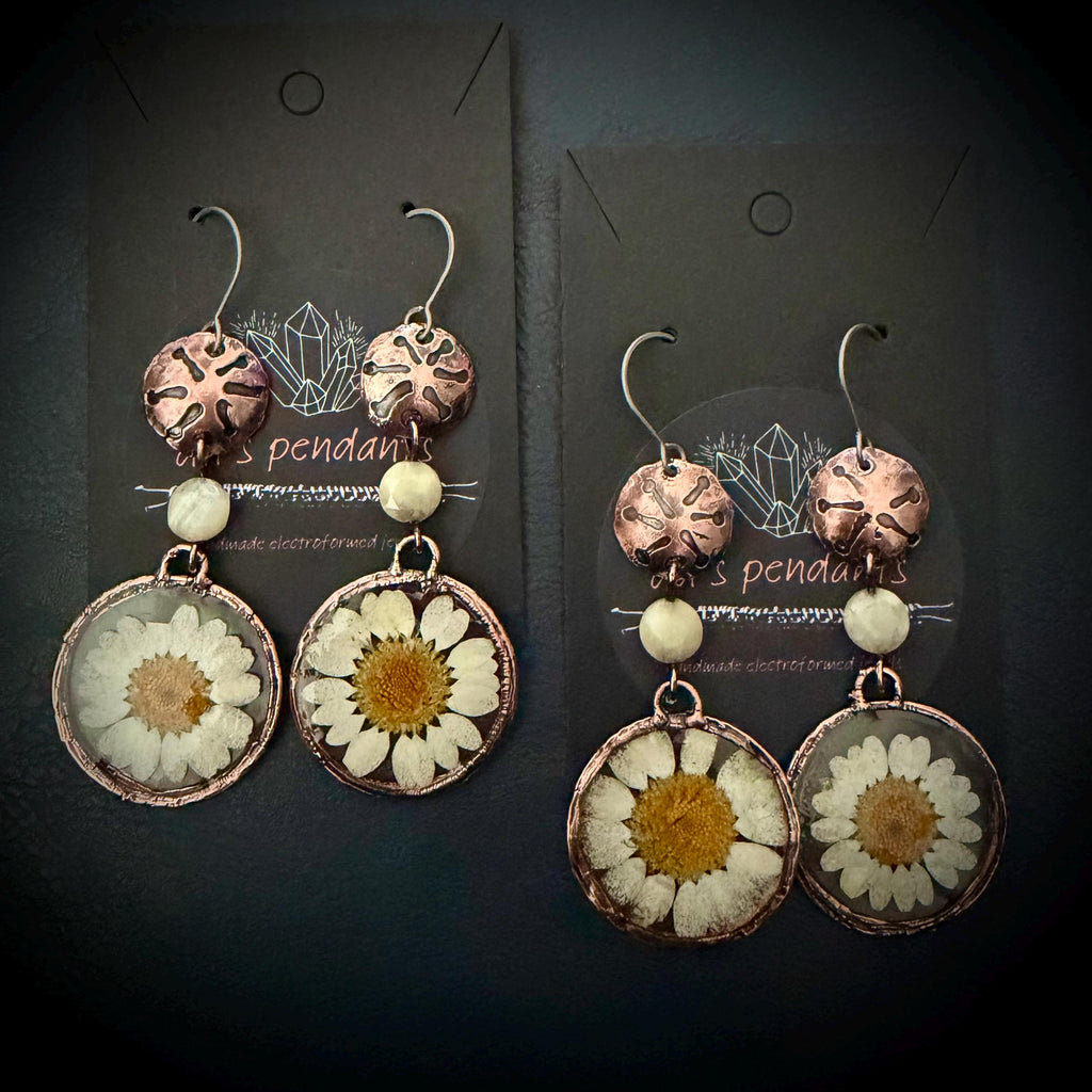 Electroformed Daisy Resin Earrings – Copper Flower Crystal Dangle Jewelry