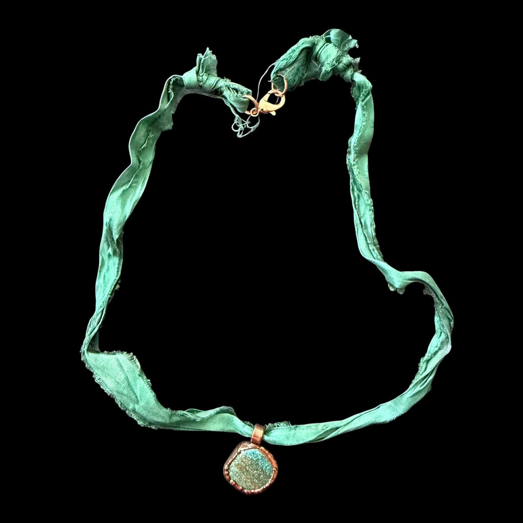 Green Sari Silk Gemstone Necklace | Boho Fiber Necklace | Recycled Silk Jewelry | Handmade Gemstone Pendant | Eco-Friendly Statement Necklac