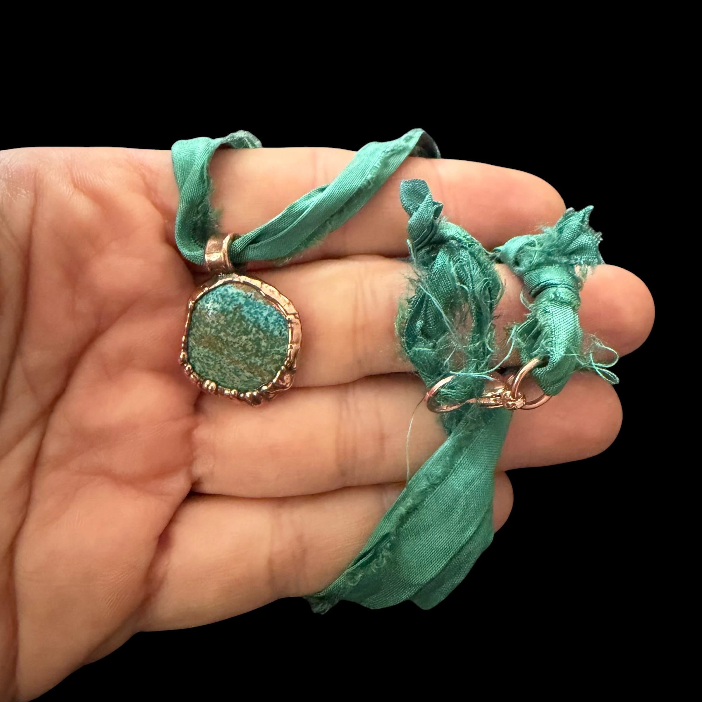 Green Sari Silk Gemstone Necklace | Boho Fiber Necklace | Recycled Silk Jewelry | Handmade Gemstone Pendant | Eco-Friendly Statement Necklac