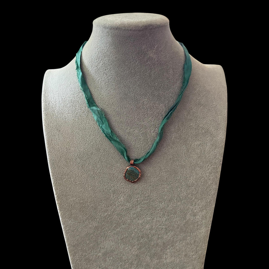 Green Sari Silk Gemstone Necklace | Boho Fiber Necklace | Recycled Silk Jewelry | Handmade Gemstone Pendant | Eco-Friendly Statement Necklac