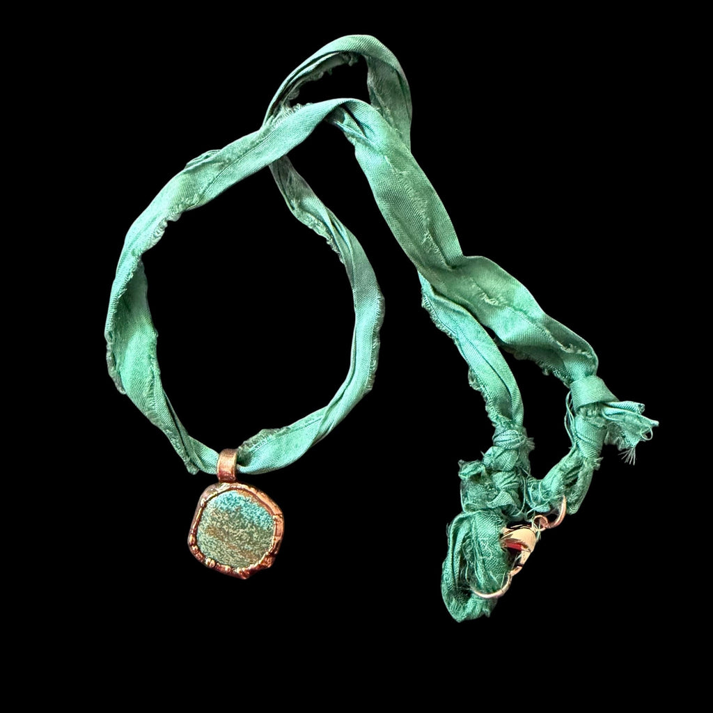 Green Sari Silk Gemstone Necklace | Boho Fiber Necklace | Recycled Silk Jewelry | Handmade Gemstone Pendant | Eco-Friendly Statement Necklac