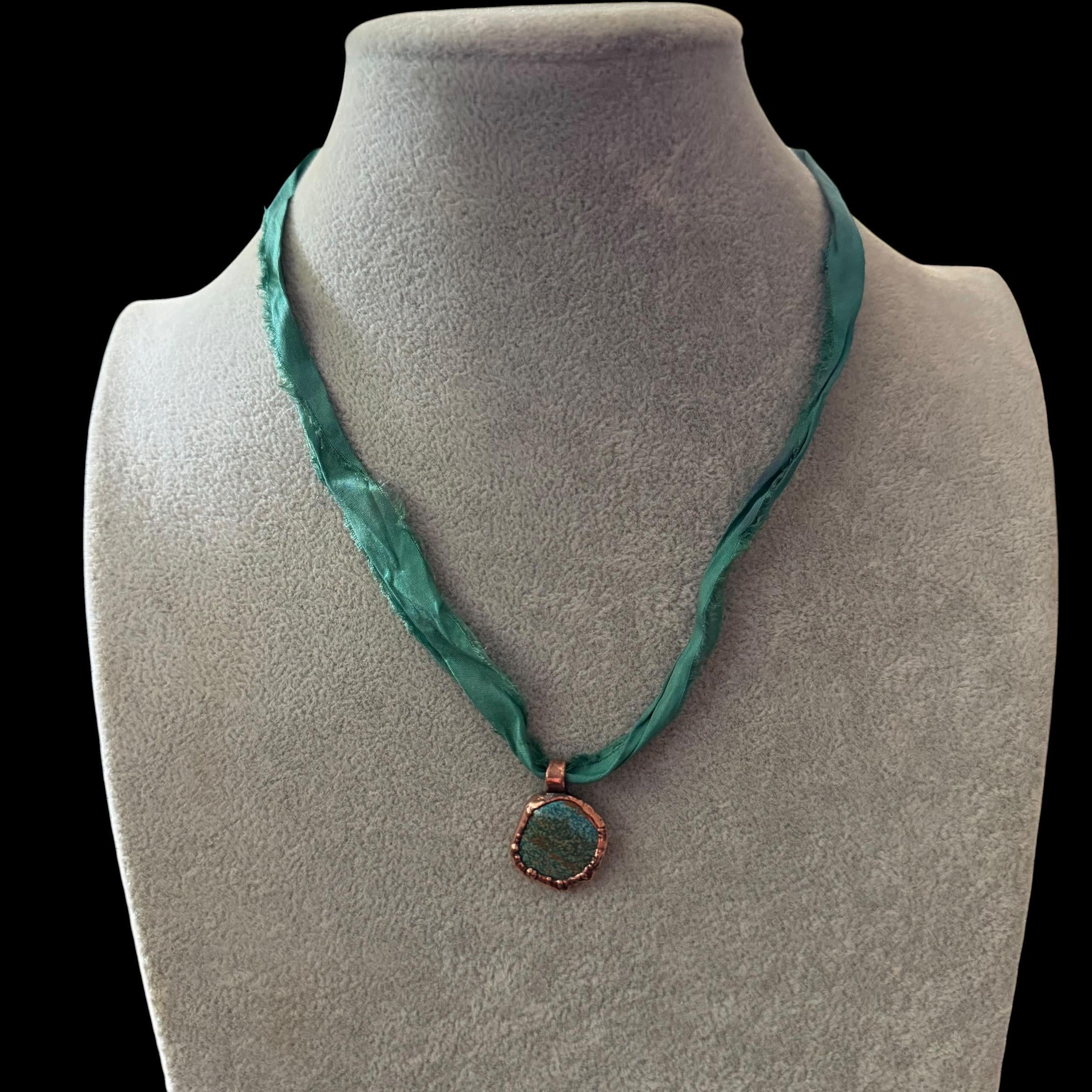 Green Sari Silk Gemstone Necklace | Boho Fiber Necklace | Recycled Silk Jewelry | Handmade Gemstone Pendant | Eco-Friendly Statement Necklac