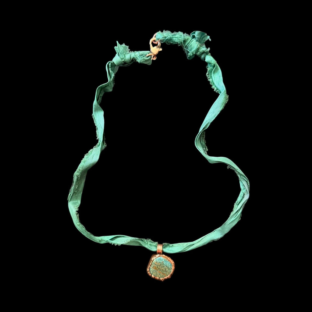 Green Sari Silk Gemstone Necklace | Boho Fiber Necklace | Recycled Silk Jewelry | Handmade Gemstone Pendant | Eco-Friendly Statement Necklac